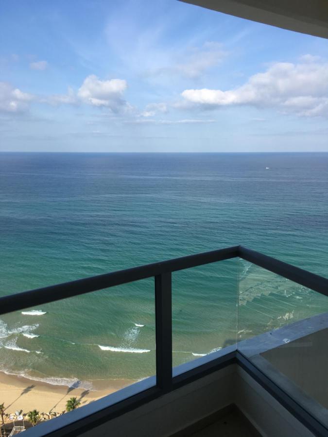Sky Home Luxury Apartment With Sea View Bat Yam Exteriör bild